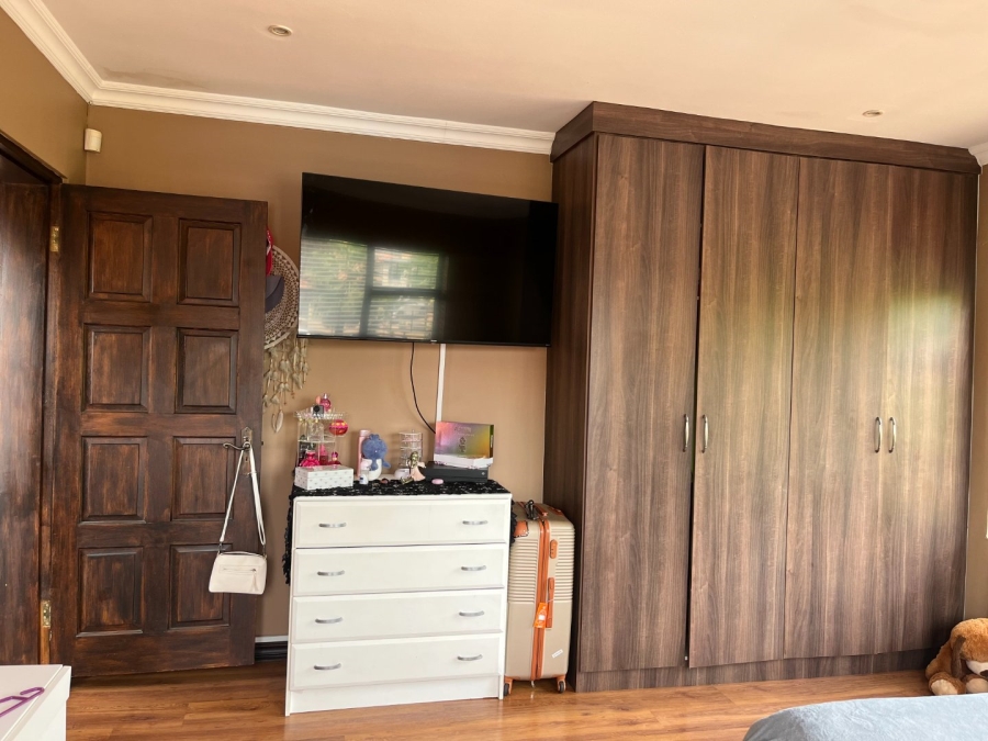 To Let 4 Bedroom Property for Rent in Melodie North West